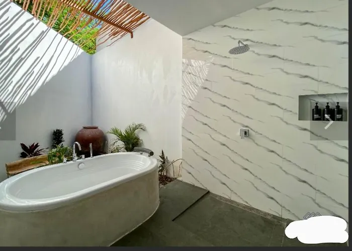 Ayu'k, 3 Bedroom Villa, Umalas Tunon, Bali ゲストハウス