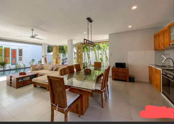 Ayu'k, 3 Bedroom Villa, Umalas Tunon, Bali ゲストハウス チャングー